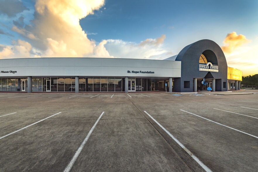 More Photos Of 14815-14863 Southwest Fwy, Sugar Land Medical For Lease