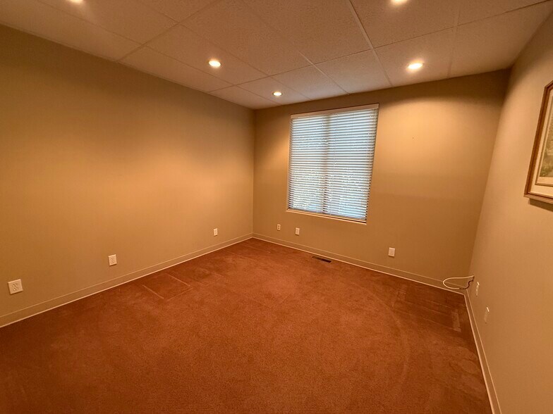 More Photos Of 1029 Monarch St, Lexington Office For Lease