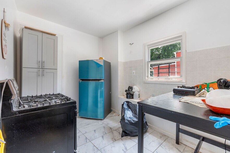 More Photos Of 415 Jersey St, Staten Island Multifamily For Sale