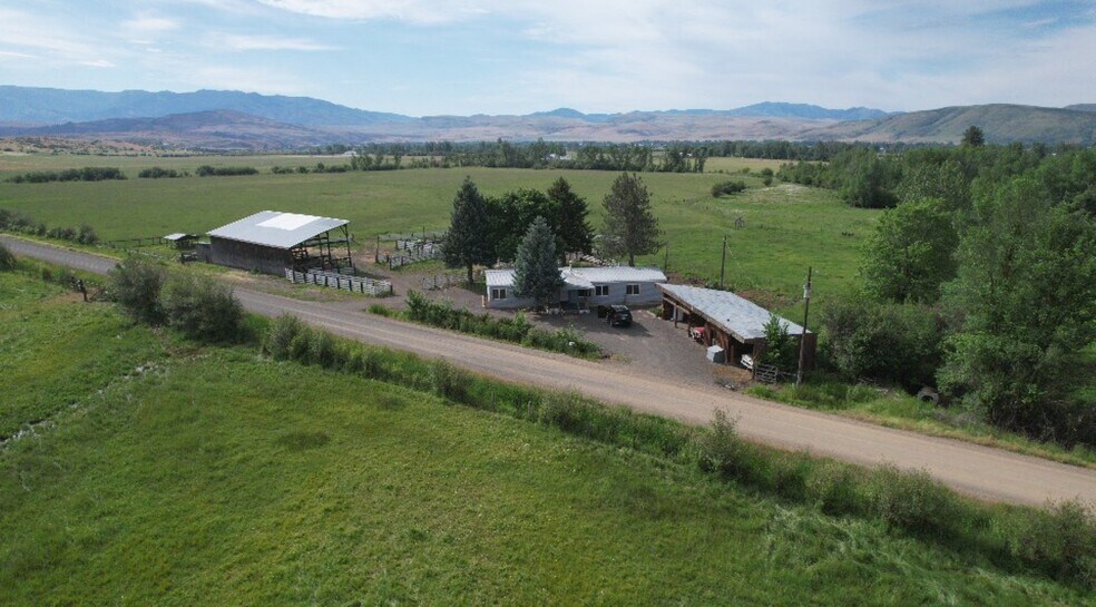More Photos Of 38594 Sunny Dell Ln, Halfway Land For Sale