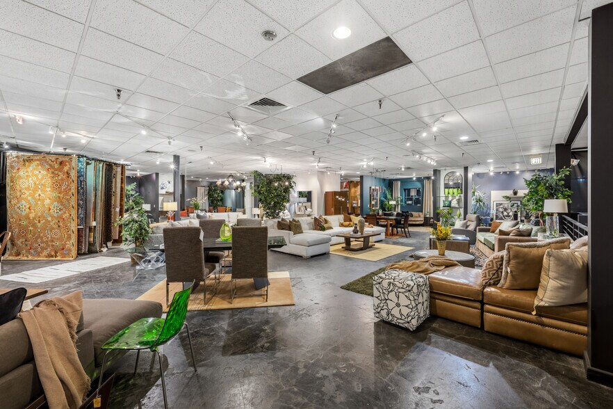 More Photos Of 475 S Broadway St, Denver Freestanding For Sale