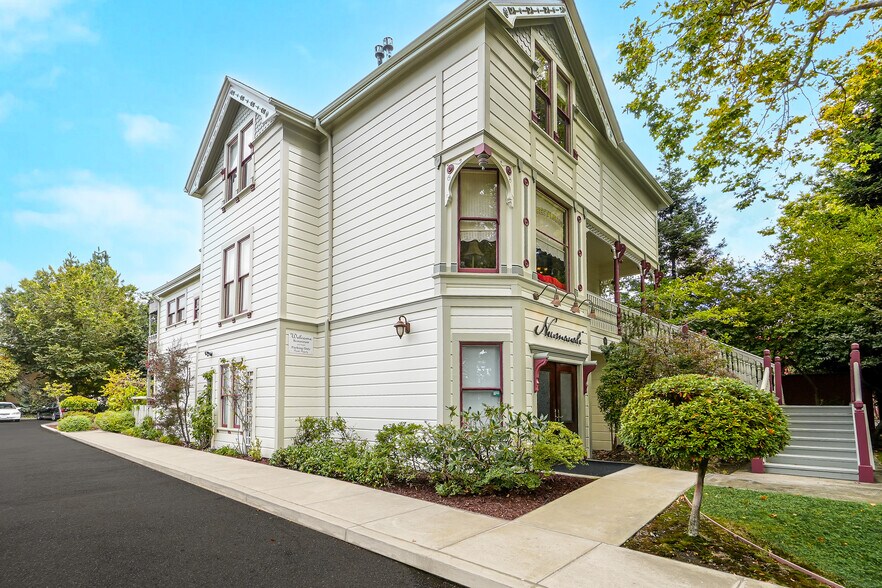 More Photos Of 742 B St, Hayward Restaurant For Sale