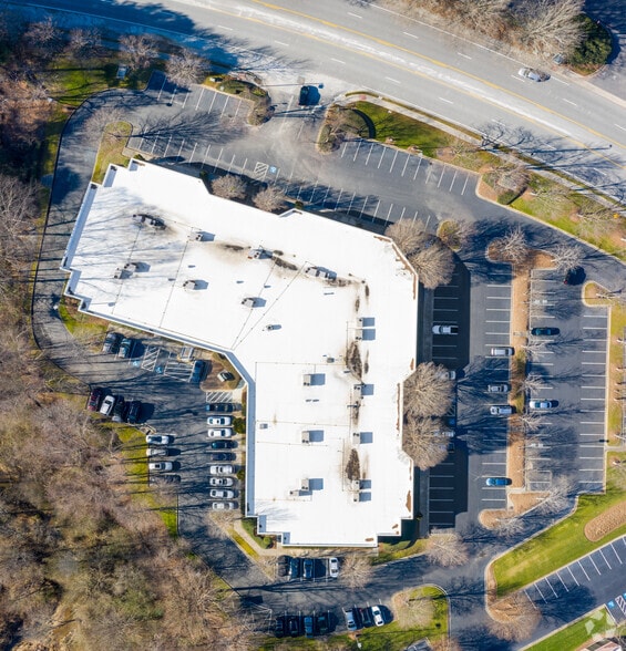 More Photos Of 3025 Breckinridge Blvd, Duluth Unknown For Lease