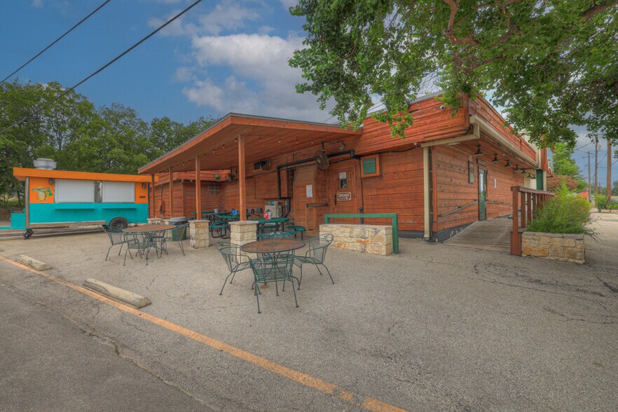 More Photos Of 1390 McQueeney Rd, New Braunfels Sports And Entertainment For Sale