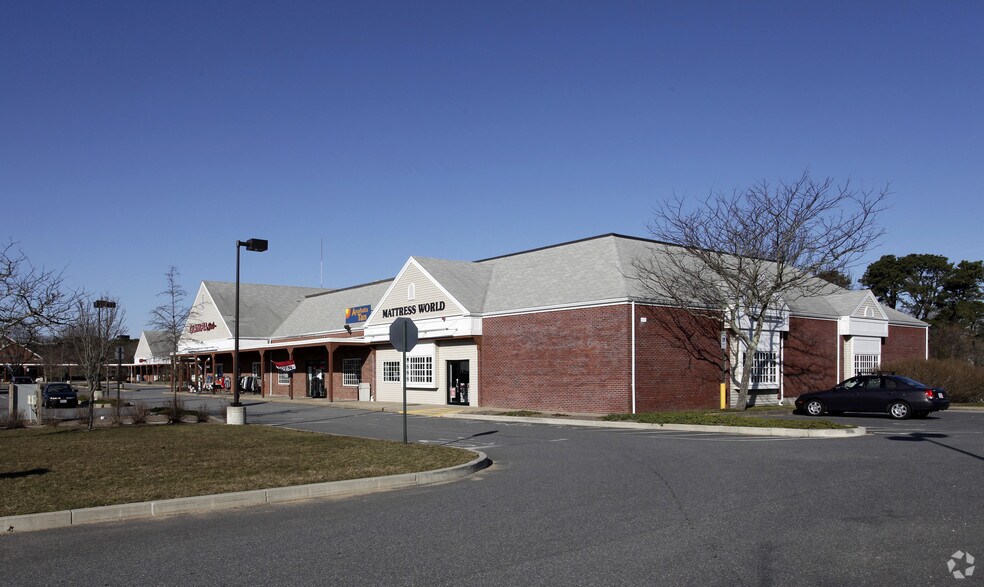 More Photos Of 9 West Rd, Orleans Unknown For Lease