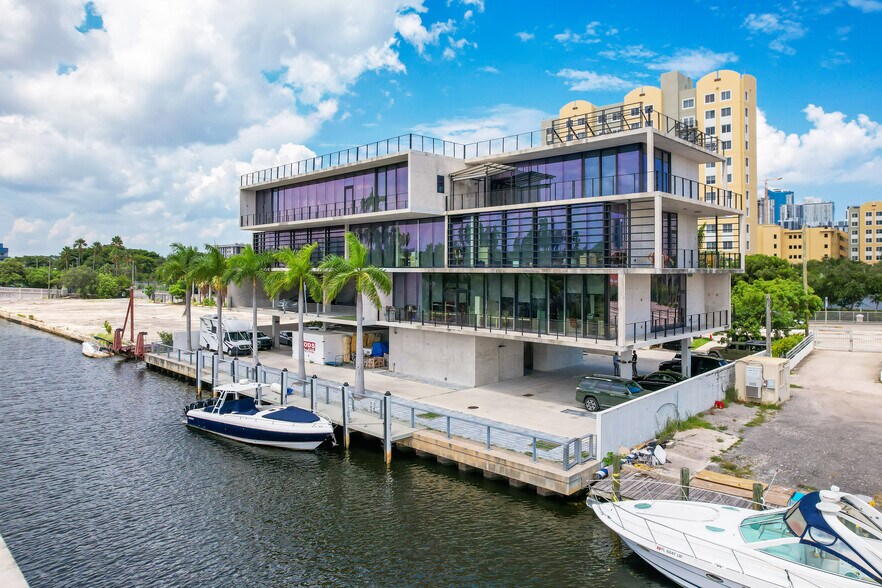 More Photos Of 528 NW 7th Ave, Miami Office For Sale