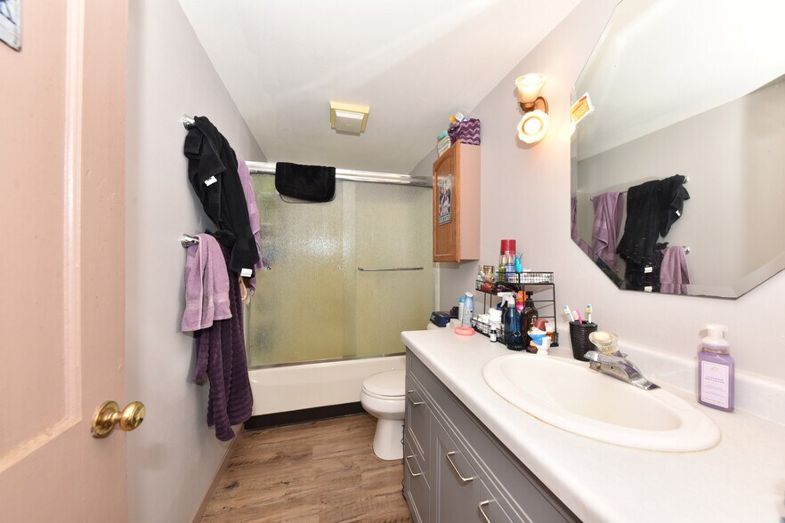 More Photos Of N96W20275 County Line Rd, Menomonee Falls Multifamily For Sale