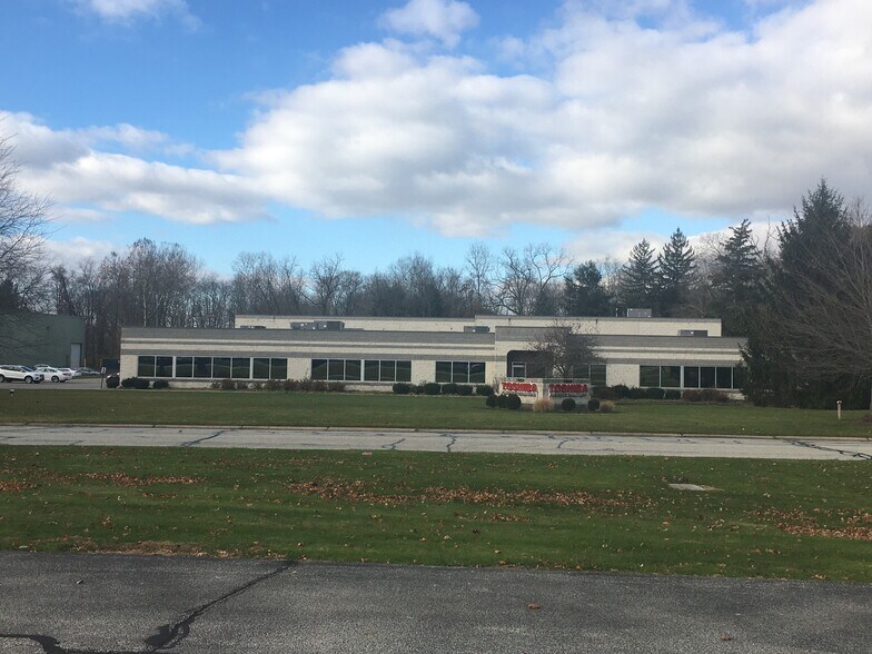 Primary Photo Of 7850 Hub Pky, Valley View Light Manufacturing For Sale