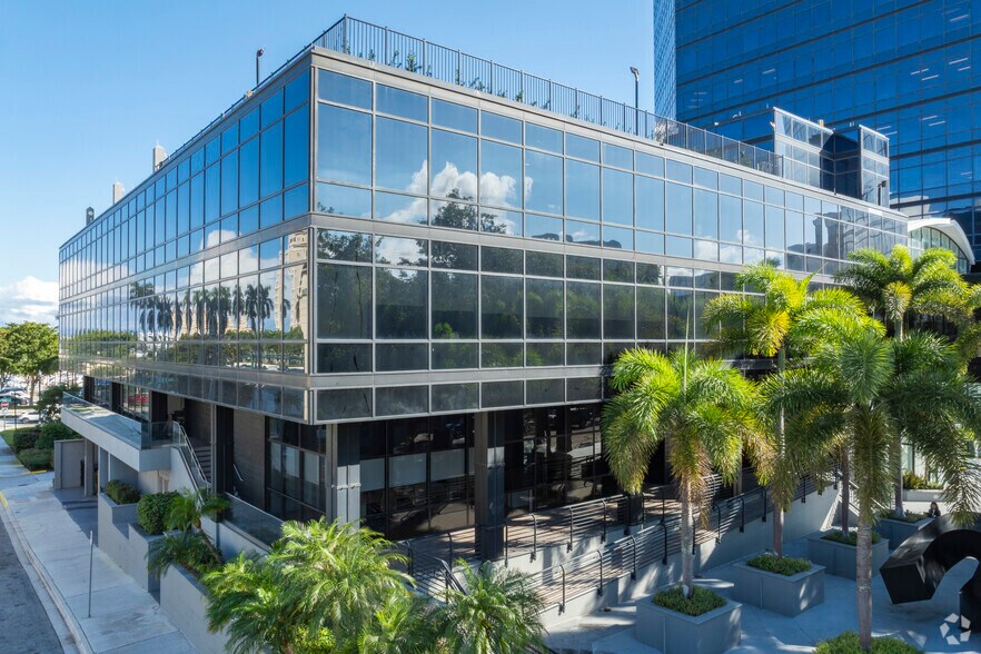 More Photos Of 515 N Flagler Dr, West Palm Beach Office Residential For Lease