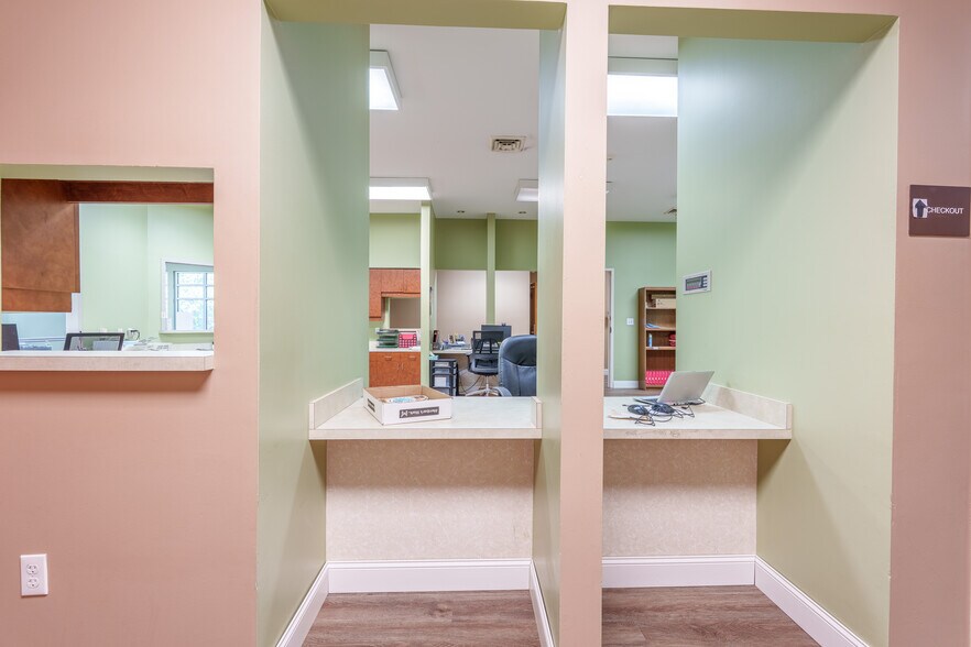 More Photos Of 727 Cox Creek Pky, Florence Healthcare For Sale