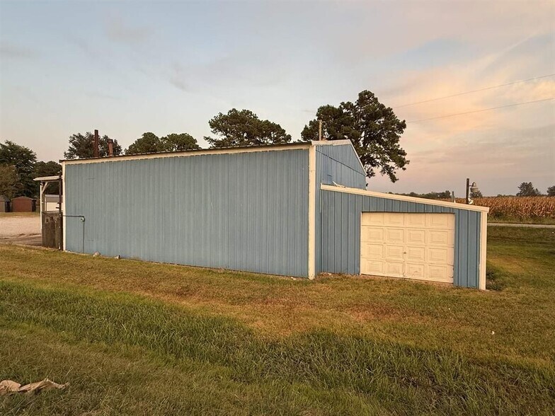 More Photos Of 114 Glenville Loop, Calhoun General Retail For Sale