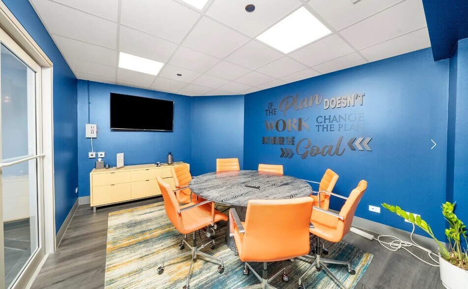 More Photos Of 345 N Canal St, Chicago Apartments For Lease