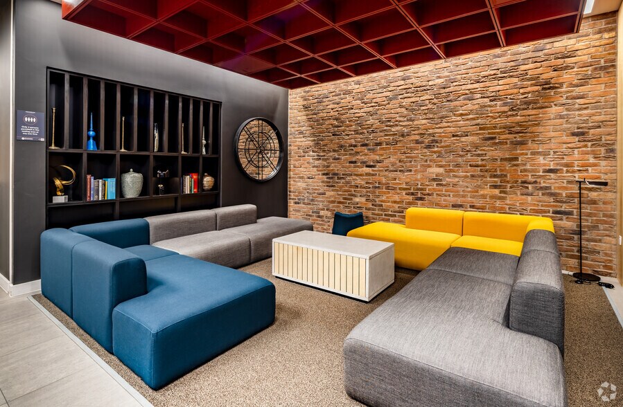 More Photos Of Anchorage Quay, Salford Office For Lease