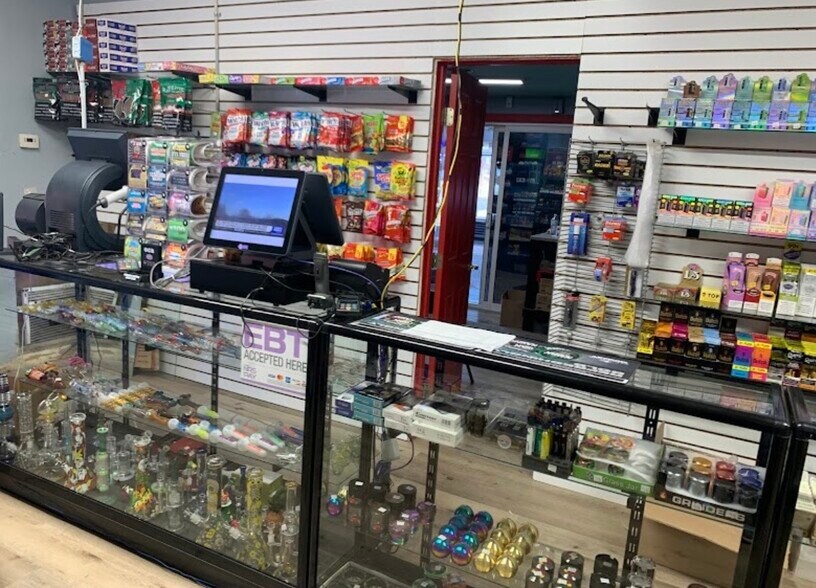 More Photos Of 124 N 1st St, Fairborn Convenience Store For Sale