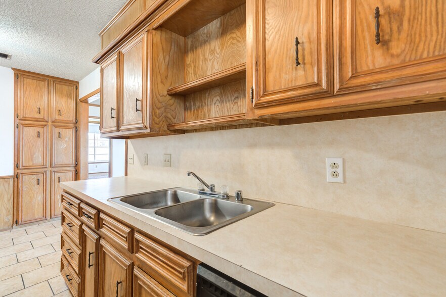 More Photos Of 7405 Waco Ave, Lubbock Apartments For Sale