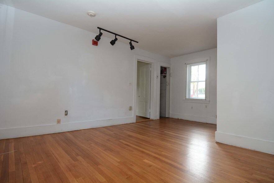 More Photos Of 393-395 Massachusetts Ave, Arlington Office For Sale