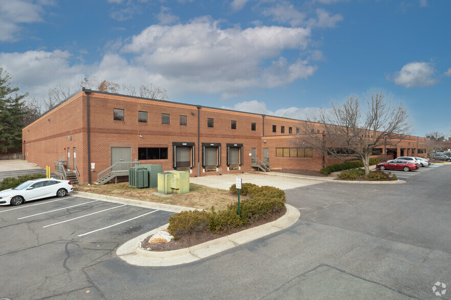 More Photos Of 7000 Newington Rd, Lorton Unknown For Lease