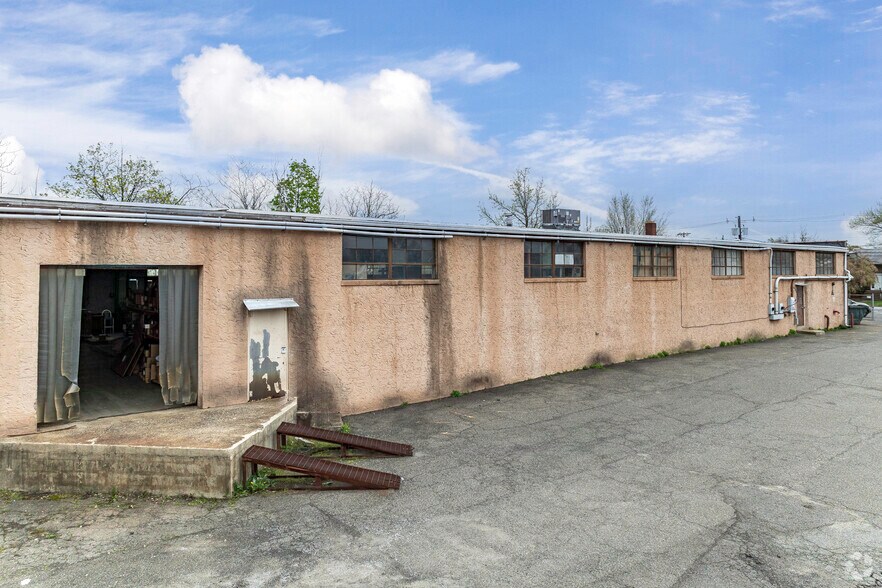 More Photos Of 85 Main Ave, Elmwood Park Manufacturing For Lease