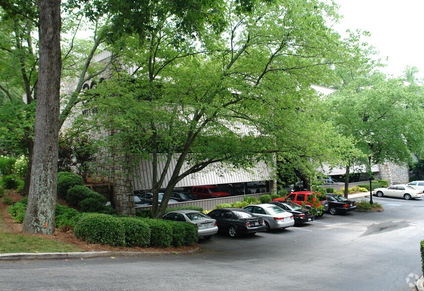 More Photos Of 300 W Wieuca Rd NE, Atlanta Office For Lease