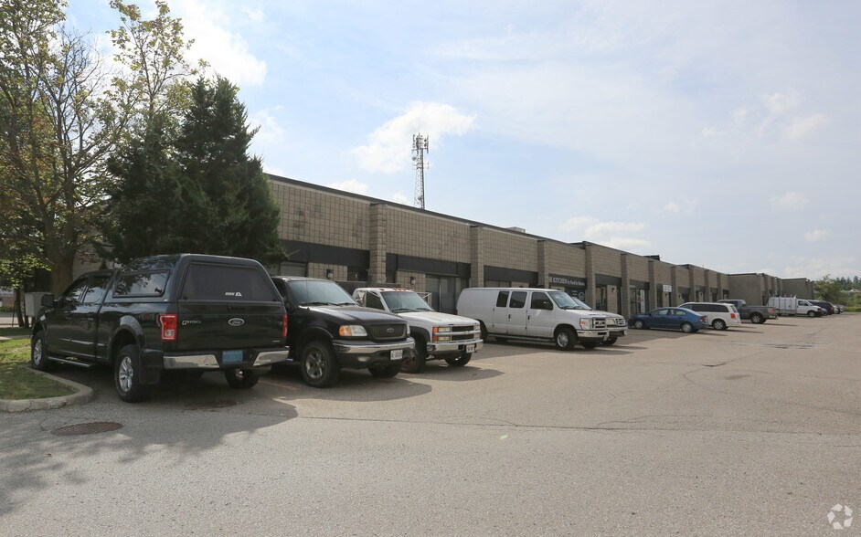 More Photos Of 4 Vata Ct, Aurora Warehouse For Lease