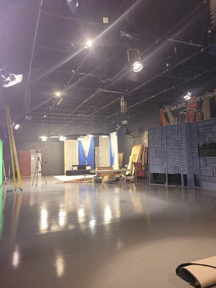 More Photos Of 116 County Line Rd W, Westerville Loft Creative Space For Sale