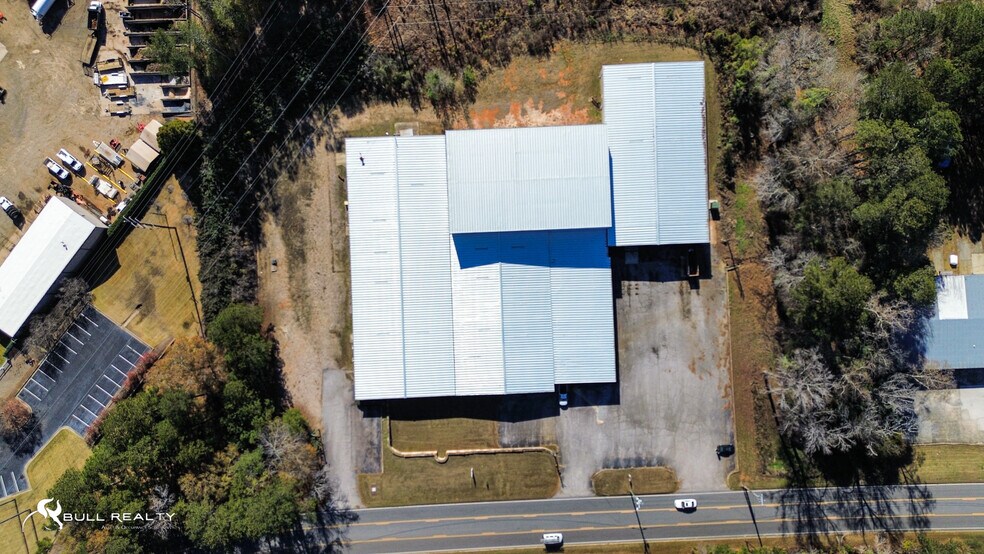 More Photos Of 210 E Lukken Industrial Dr, Lagrange Warehouse For Lease