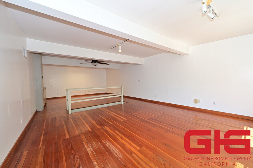 More Photos Of 88 N Hill Ave, Pasadena Storefront For Sale