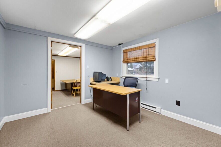 More Photos Of 521 N Derr Dr, Lewisburg Office Residential For Sale