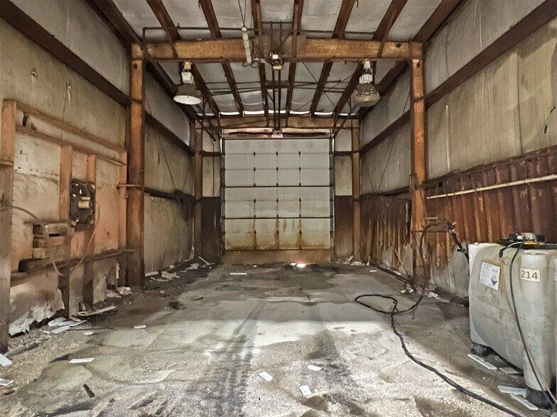 More Photos Of 711 Beaver Rd, Girard Warehouse For Sale