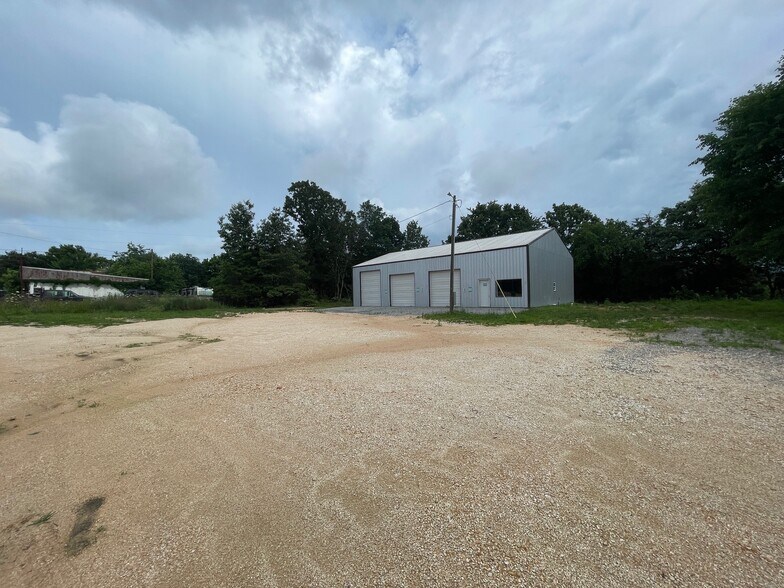 More Photos Of 6906 62/412 Highway, Viola Auto Repair For Sale