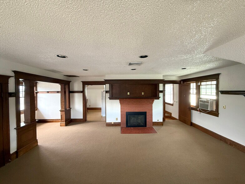 More Photos Of 1535 State St, Salem Medical For Sale