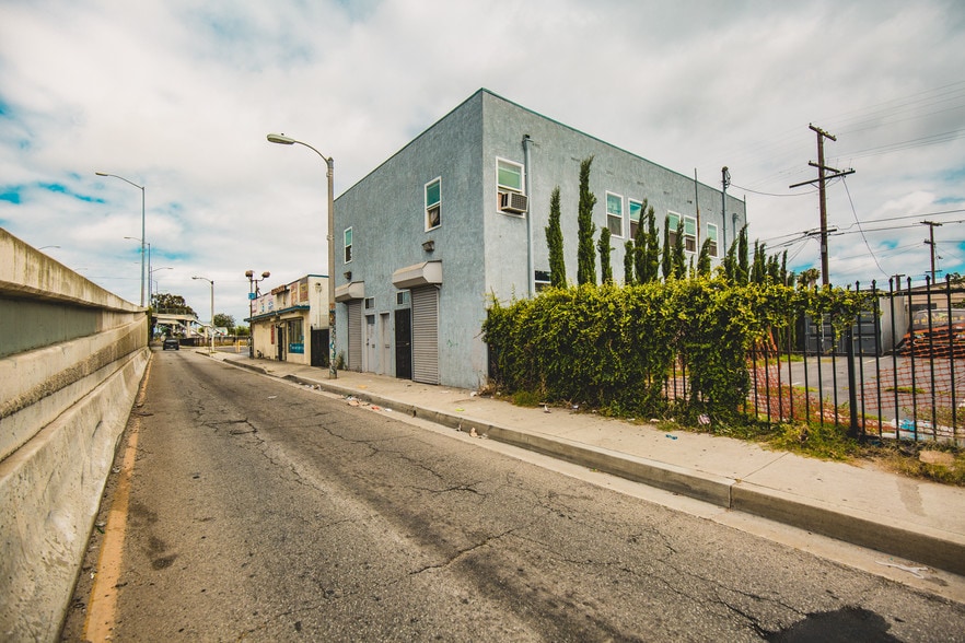 More Photos Of 124 E Rosecrans Ave, Compton Storefront Retail Residential For Sale