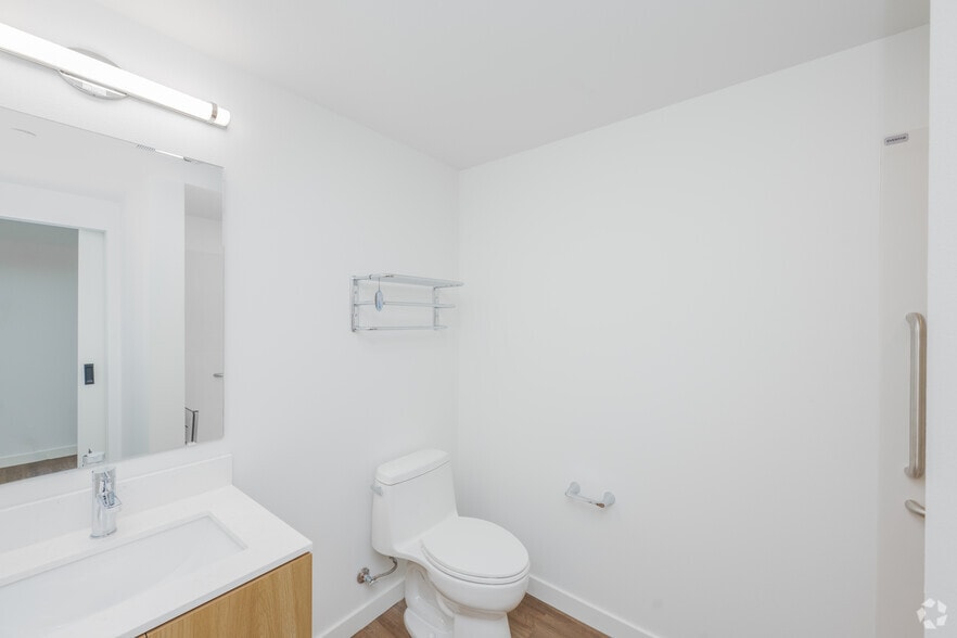 More Photos Of 9208 20th Ave SW, Seattle Apartments For Lease