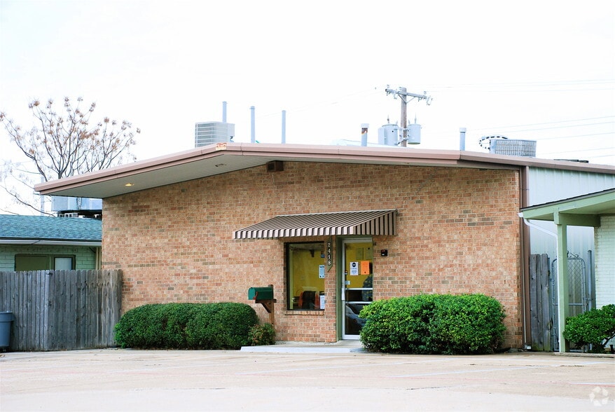 More Photos Of 2418 College Ave, Garland Daycare Center For Lease