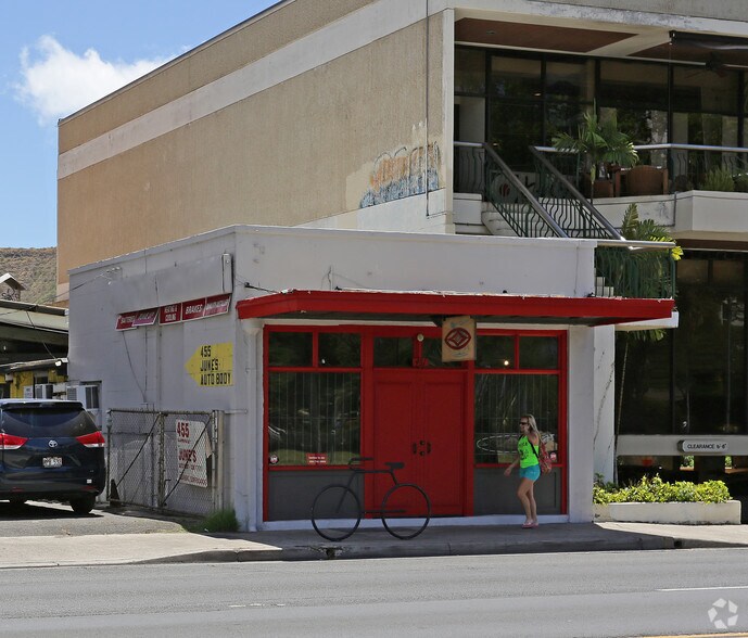 More Photos Of 451 Kapahulu Ave, Honolulu Storefront For Lease