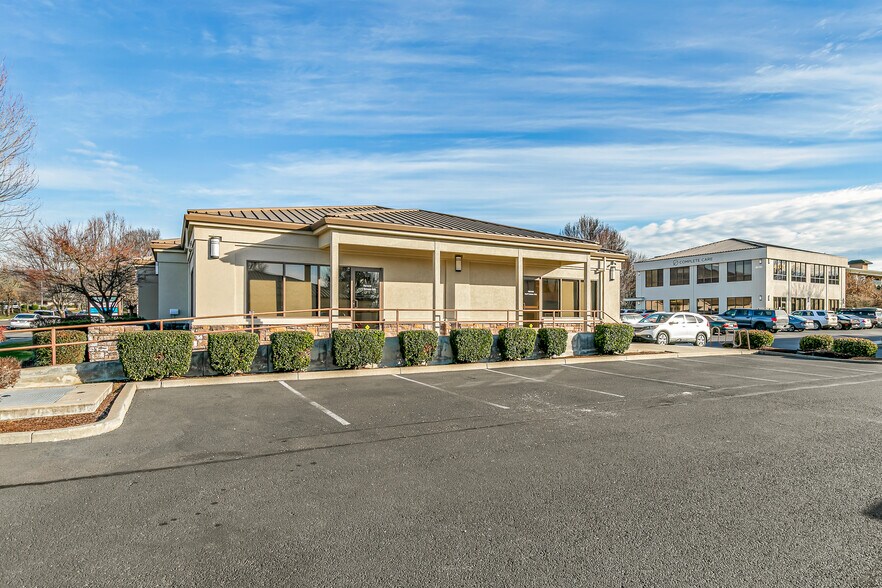 More Photos Of 3144 State St, Medford Healthcare For Lease