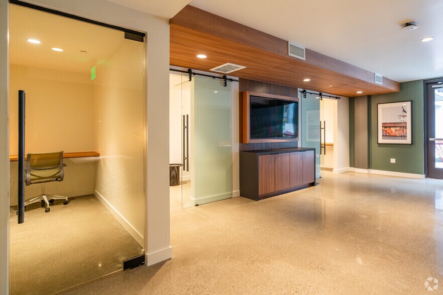 More Photos Of 1100 Webster St, Oakland Apartments For Lease