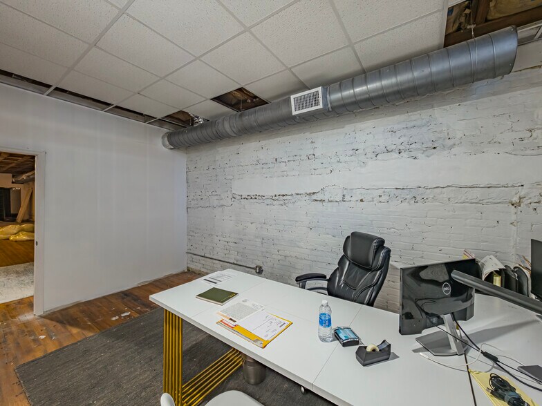 More Photos Of 134 N Patterson St, Valdosta Storefront Retail Office For Sale