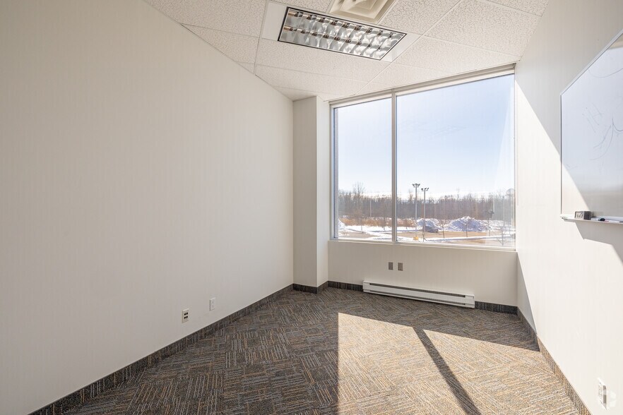 More Photos Of 2250 Boul Alfred-Nobel, Montréal Office For Lease