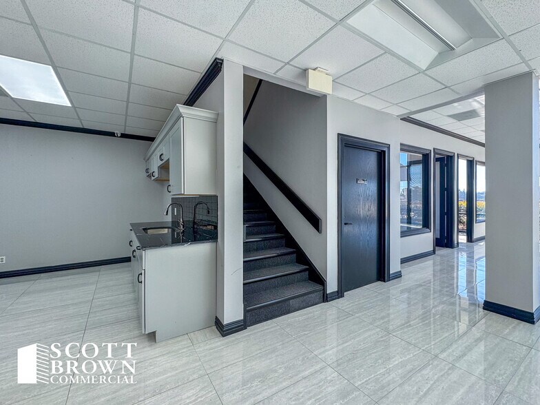 More Photos Of 1001 S Interstate 35 E, Denton Storefront Retail Office For Lease