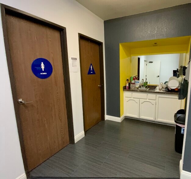 More Photos Of 1750 California Ave, Corona Unknown For Lease