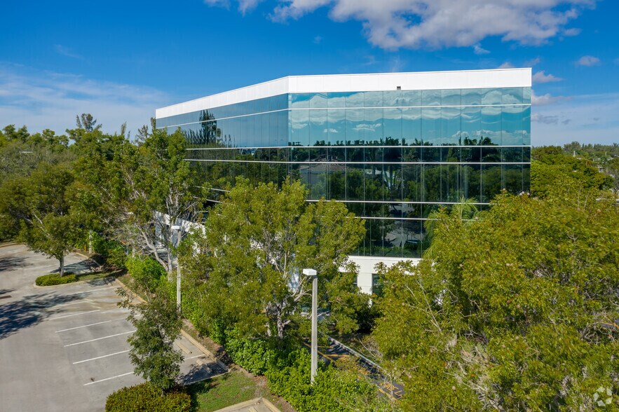 More Photos Of 55 Weston Rd, Sunrise Office For Lease