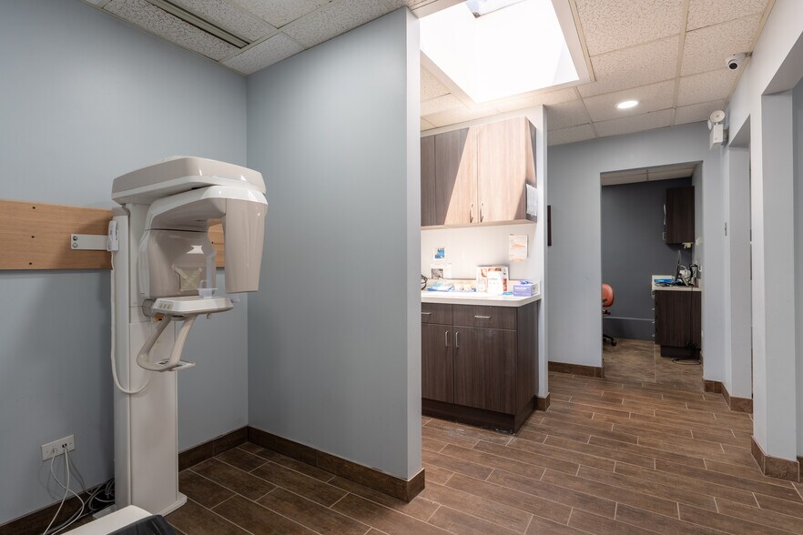 More Photos Of 605-615 W Euclid Ave, Arlington Heights Medical For Lease