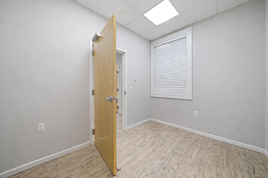 More Photos Of 263-265 Indian Head Rd, Kings Park Medical For Sale