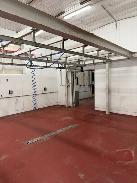More Photos Of 73-75 Burlews Ct, Hackensack Warehouse For Lease