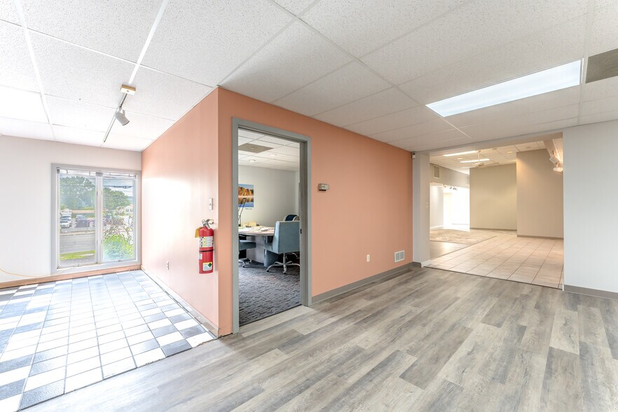 More Photos Of 1715 Stefko Blvd, Bethlehem Flex For Sale