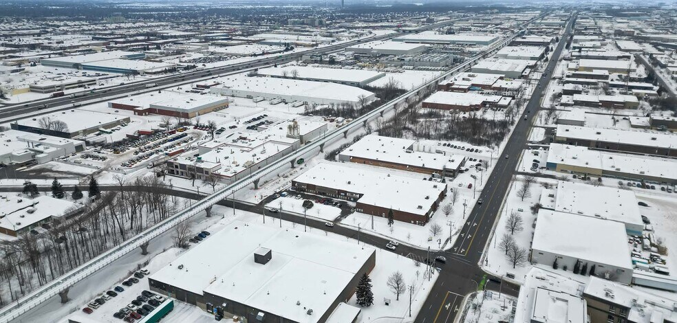 More Photos Of 93-97 Boul Hymus, Pointe-claire Distribution For Lease