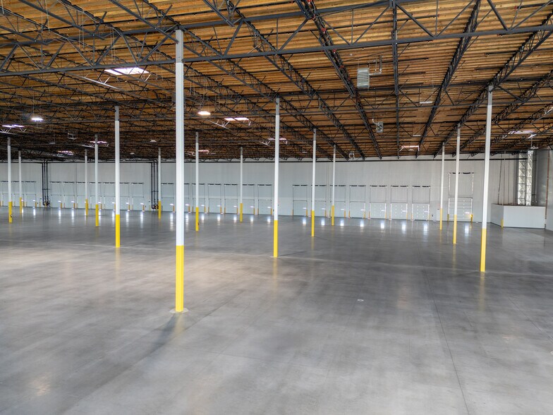 More Photos Of 5005 E Cartier Ave, Las Vegas Service For Lease