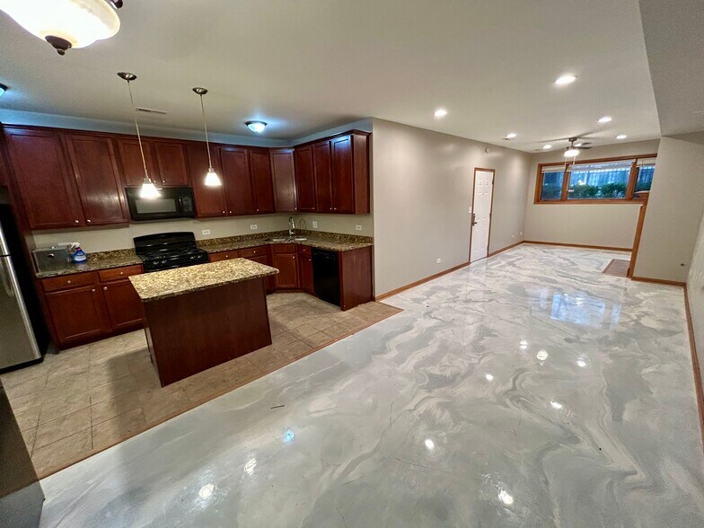 More Photos Of 5644 S Prairie Ave, Chicago Apartments For Sale
