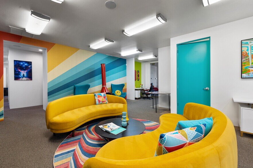 More Photos Of 74399 Hwy 111, Palm Desert Office For Sale